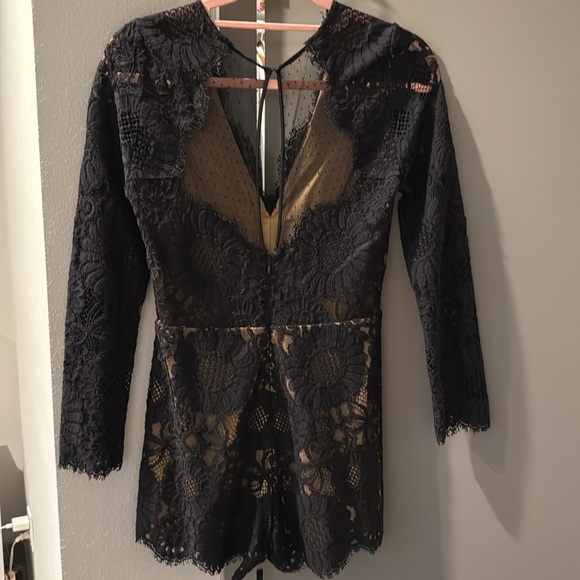 Alexis romper size small - Picture 2 of 3